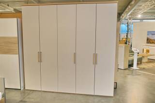 Loddenkemper Kleiderschrank – 5-türig, 252 × 243 × 60 cm, Ausstellungsstück