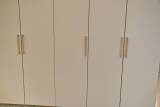 Loddenkemper Kleiderschrank – 5-türig, 252 × 243 × 60 cm, Ausstellungsstück