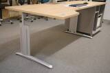 Röhr Techno Schreibtisch-Kombi – Freiform 180 cm + Drucker-Container, Eiche Sand