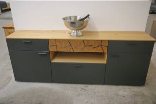 Die Hausmarke Sideboard – Wildeiche/Schiefer, 203 × 76 × 41 cm