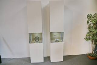 Hausmarke 2 Vitrinen Ausstellungsstücke