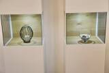 Hausmarke 2 Vitrinen Ausstellungsstücke