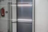Röhr-System Hängevitrine – Rauchglas, LED, 42 × 117 × 38 cm, 2er-Set