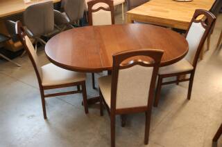 Klose Esstisch + 4 Stühle – Buche/Nussbaum, 95–132 × 95 cm