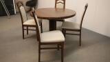 Klose Esstisch + 4 Stühle – Buche/Nussbaum, 95–132 × 95 cm